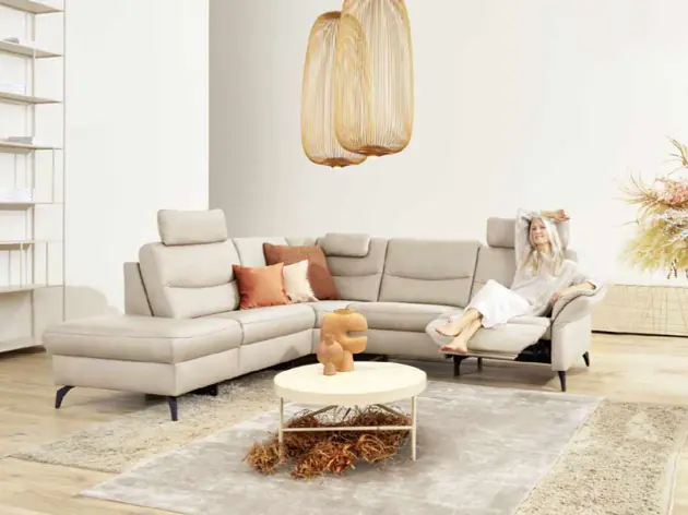 Sofa und Polstergarnituren