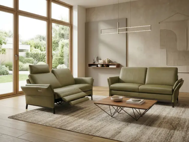 Sofa und Polstergarnituren